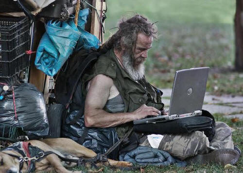 Fil:Homeless-man-goes-online.jpg