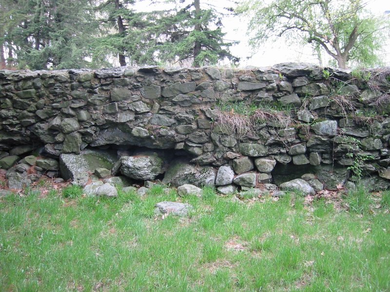 Fil:How-to-build-a-stone-wall1.jpg