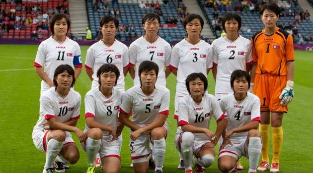 Fil:Nordkorea2012fodboldkvinder.jpg