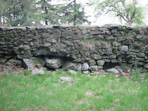 How-to-build-a-stone-wall1.jpg